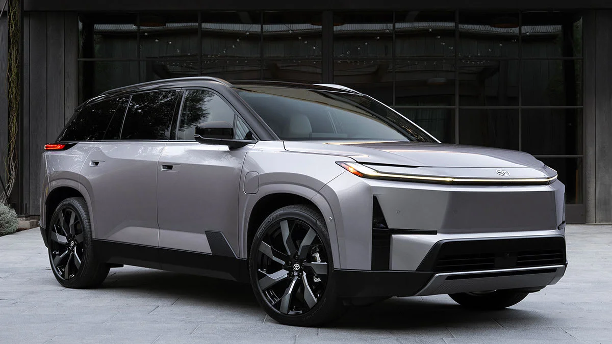 CR-Cars-InlineHero-2027-Toyota-Highlander-Limited-Spellbound-f-static-2-26.webp