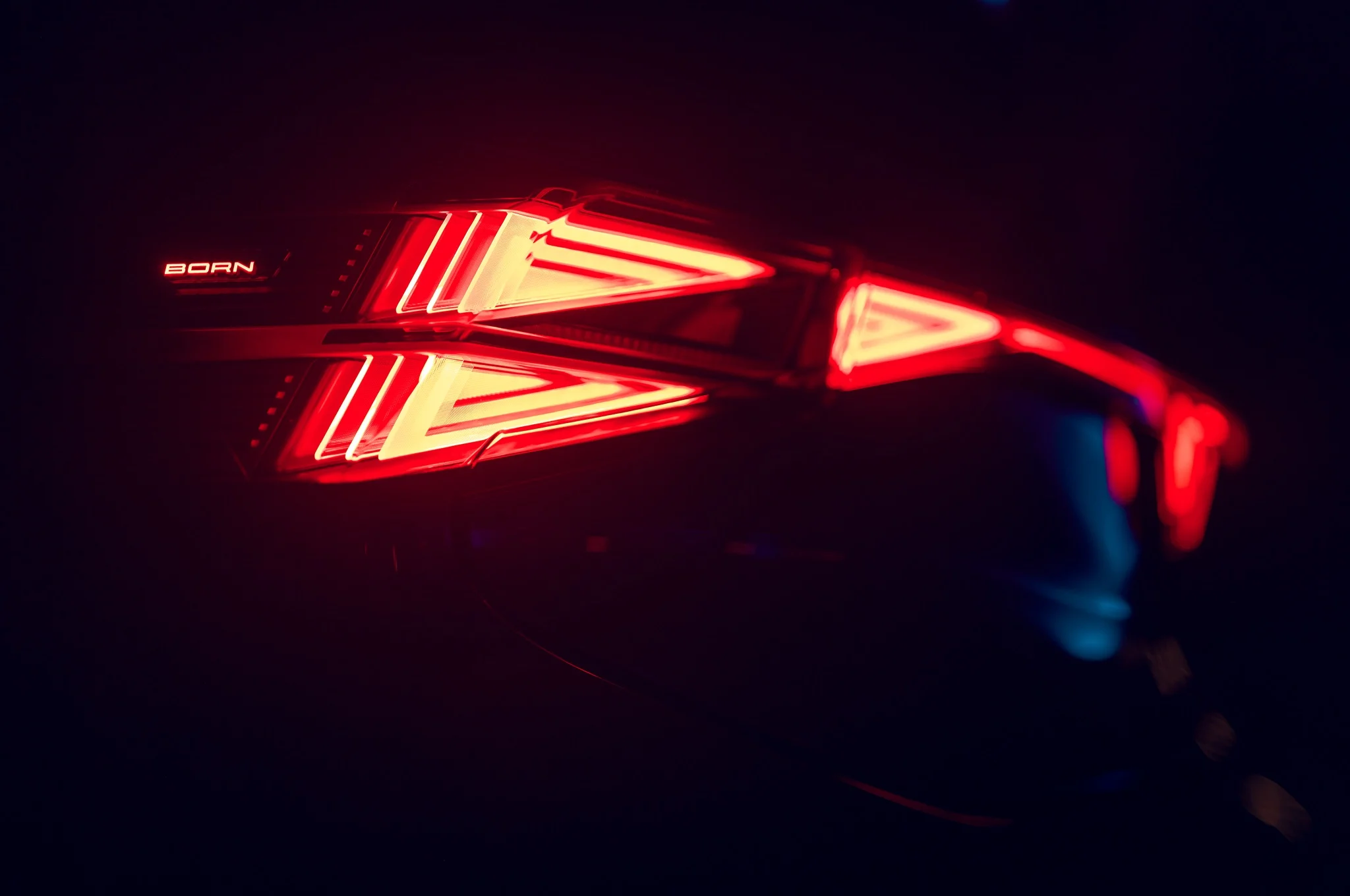 Cupra_Born_facelift_rear_light_tease.webp