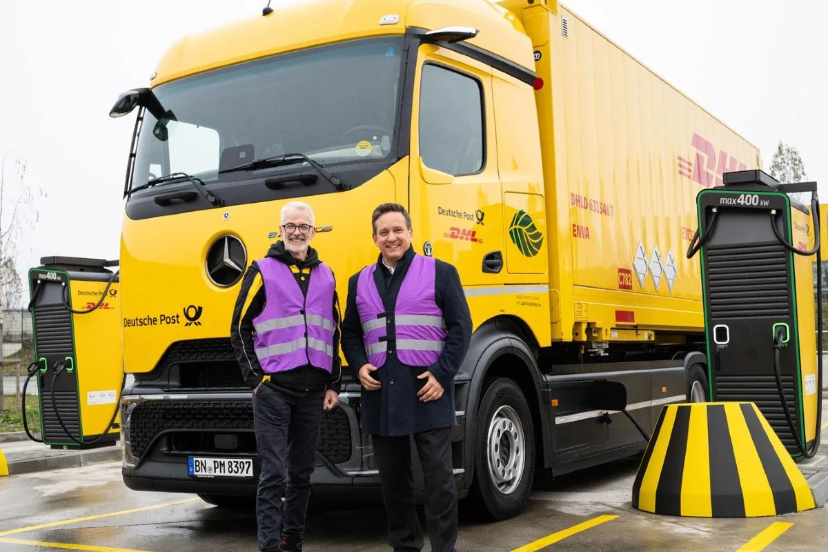 dhl-muenchen-bayern-e-lkw-ladestation-alpitronic-mercedes-benz-eactros-600-2025.webp