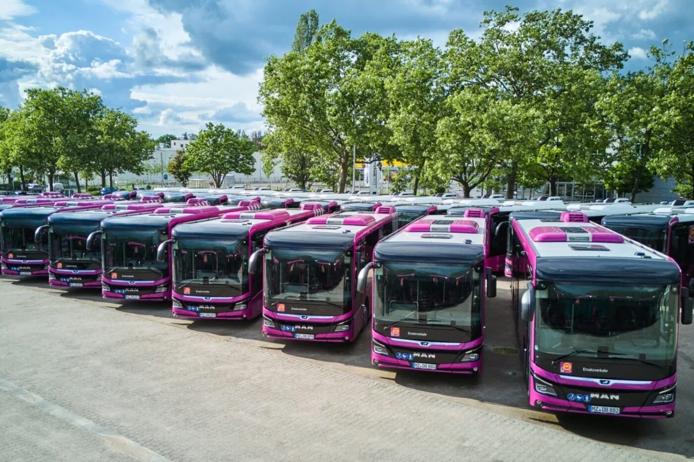 man-deutsche-bahn-busse-2025-1400x933.webp