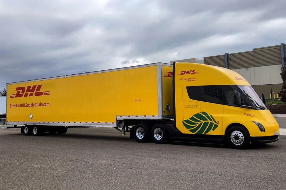 tesla-semi-e-lkw-electric-truck-dhl-kalifornien-california-usa-2025-01.webp