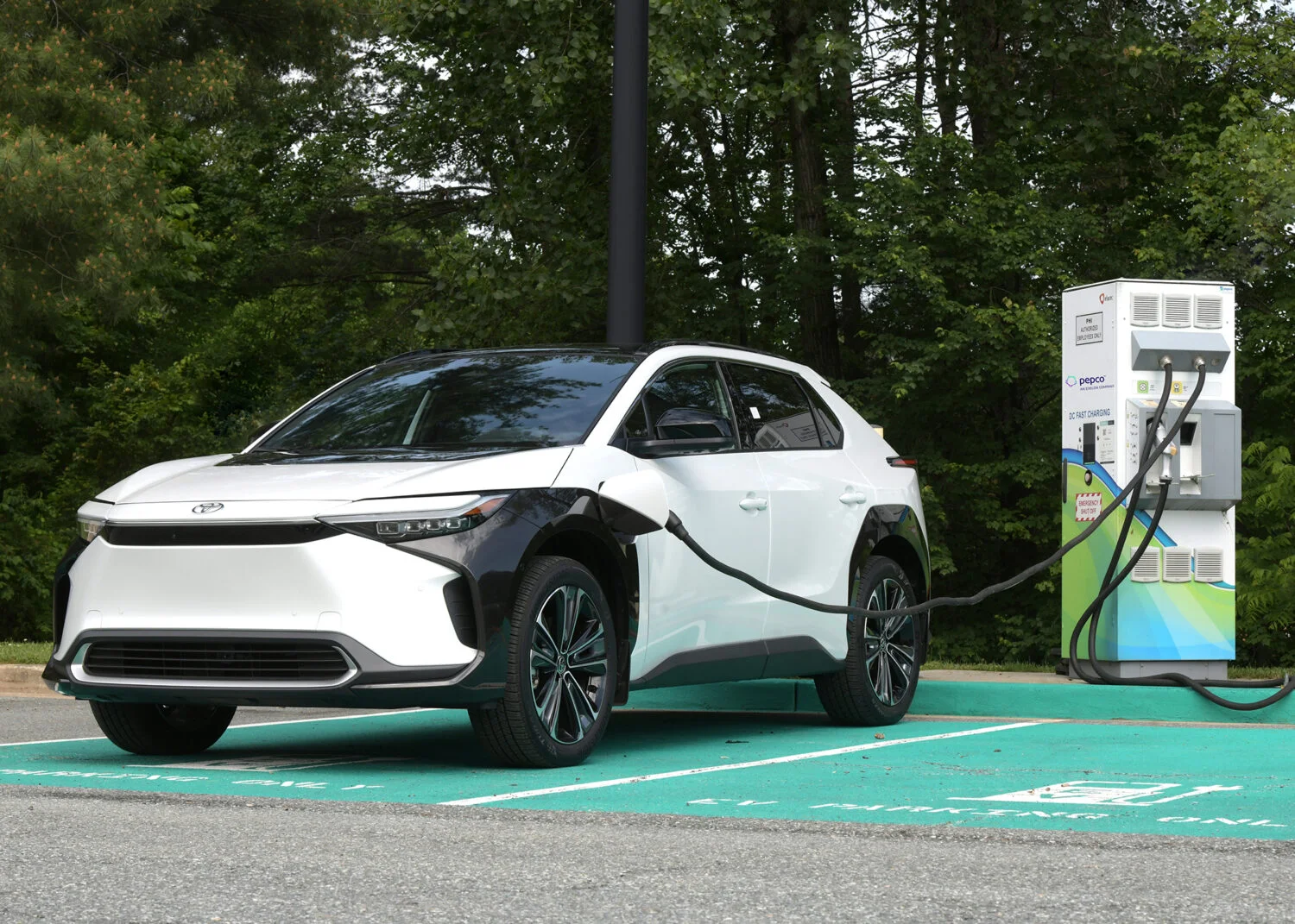 Toyota_EVCS_Exelon_Pepco_V2G_Watershed_House_001-1500x1071-1.webp