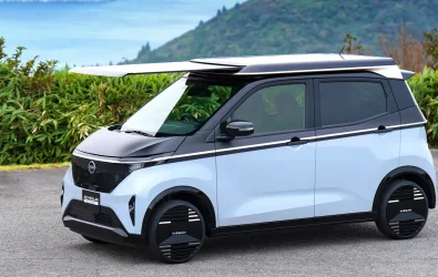 Nissan Sakura’nın Yeni Güneş Paneli Tavanı, Haftada 58 Kilometre Ek Menzil Sağlıyor