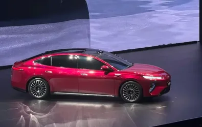 BYD’den Gövde Gösterisi, 9 Dakikada Şarj Olan Amiral Gemisi BYD Seal 08 Sahneye Çıktı!