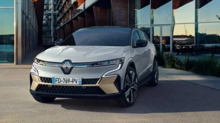 b_2024-renault-megane-e-tech-220-hp-iconic-4x2-9.webp