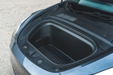 b_2023-tesla-model-y-standart-4x2-2.webp