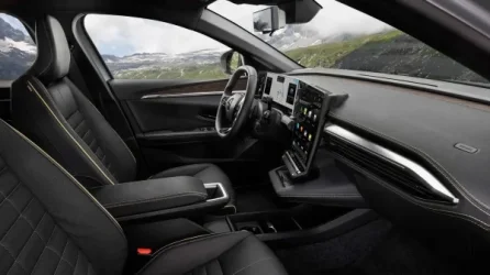 b_2024-renault-megane-e-tech-220-hp-iconic-4x2-18 (1).webp