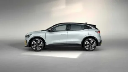 b_2024-renault-megane-e-tech-220-hp-iconic-4x2-12 (1).webp