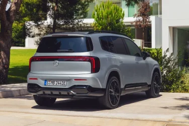 mercedes-benz-glb-eq-2025-01-min-1400x933.webp