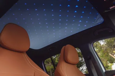 mercedes-benz-glb-2025-05-min-1400x933.webp