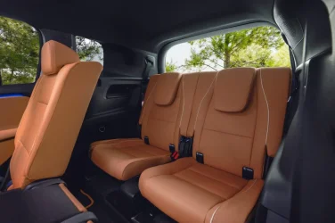 mercedes-benz-glb-2025-06-min-1400x933.webp