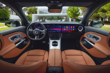 mercedes-benz-glb-2025-09-min-1400x933.webp