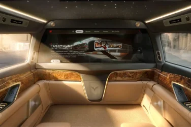 lac-hong-900s-rear-partition-and-projector-1400x933.webp